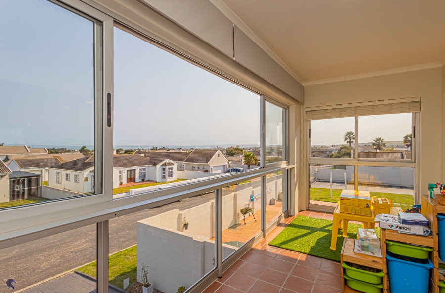 5 Bedroom Property for Sale in Country Club Western Cape